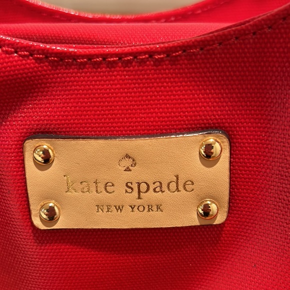 Kate Spade red shiny handbag. Light leather handles and matching leather tags. - Picture 3 of 6